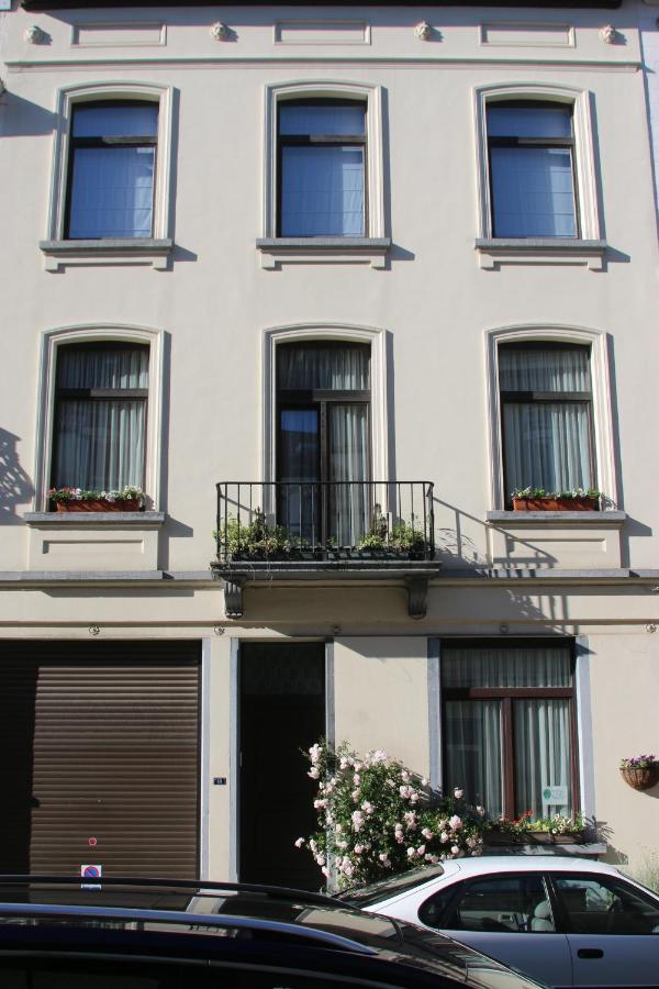 B&B Les Iris Брюксел Екстериор снимка